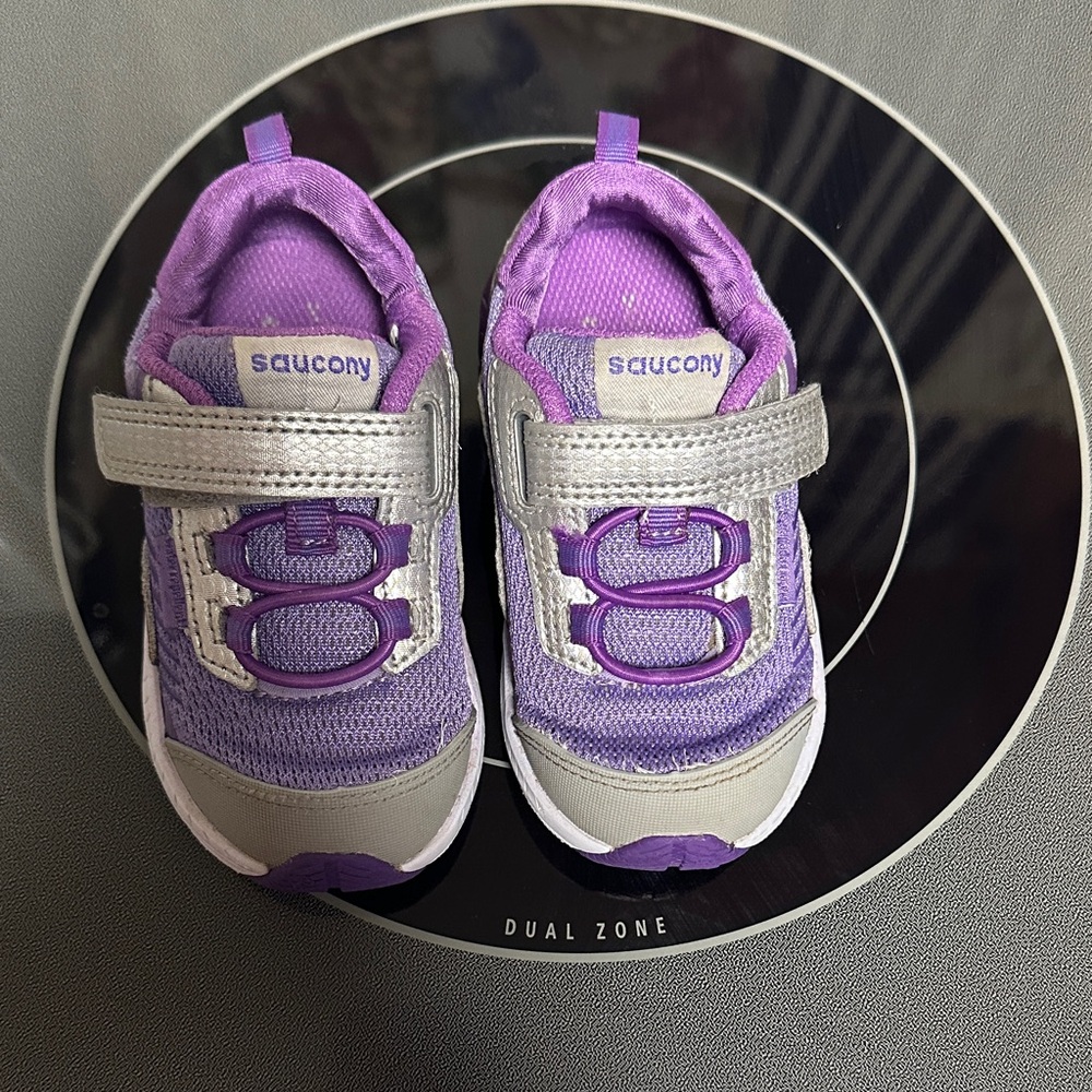 Saucony Kids' like new shoes